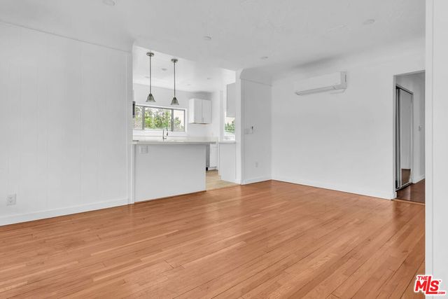 8300 Blackburn Avenue, Los Angeles, CA 90048