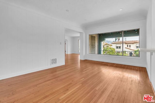 8300 Blackburn Avenue, Los Angeles, CA 90048