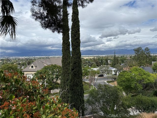 25051 Crestview, Loma Linda, CA 92354