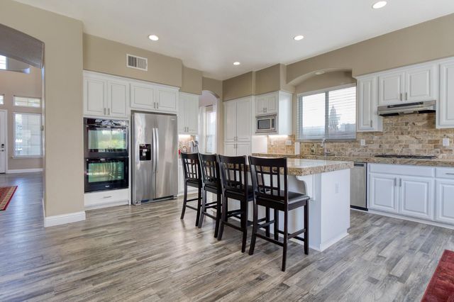 755 Branding Iron St, Oakdale, CA 95361