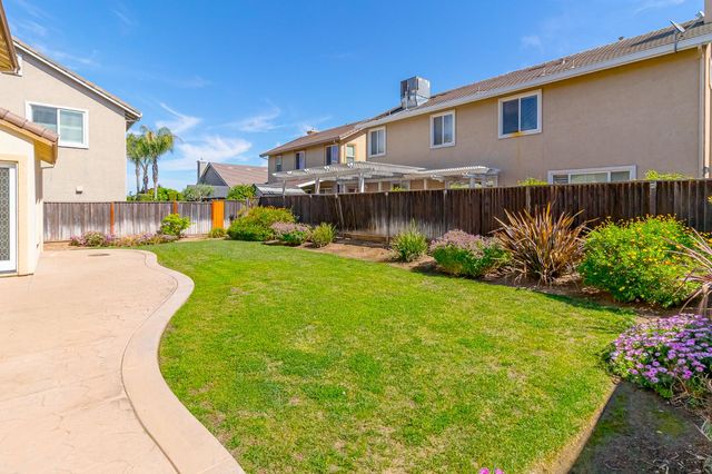 755 Branding Iron St, Oakdale, CA 95361