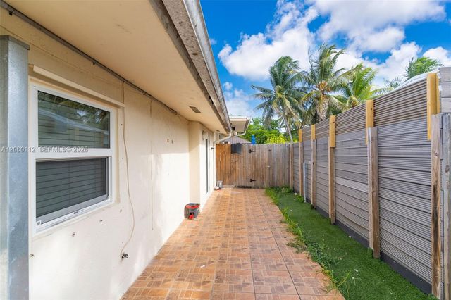 11470 SW 57th Ter, Miami, FL 33173