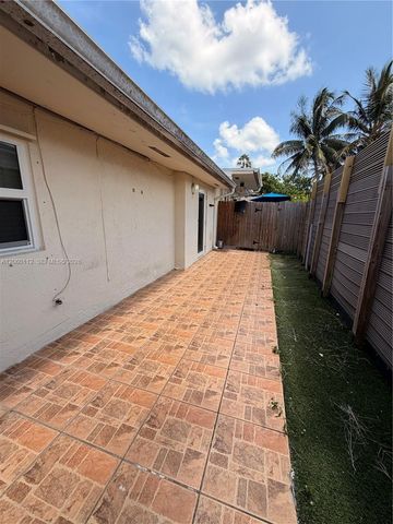 11470 SW 57th Ter, Miami, FL 33173