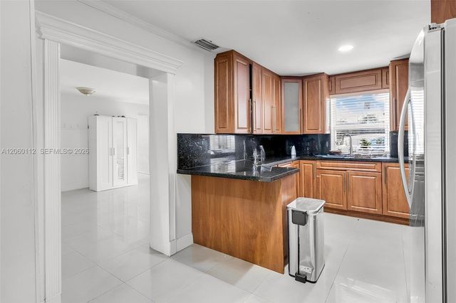 11470 SW 57th Ter, Miami, FL 33173