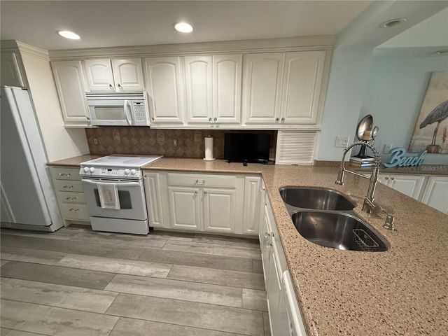 19700 GULF BOULEVARD 202, Indian Shores, FL 33785