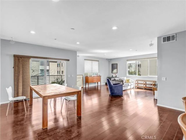 12922 Union 302, Hawthorne, CA 90250