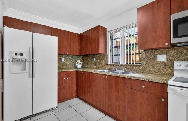 6904 NW 169th Street 145F, Hialeah, FL 33015