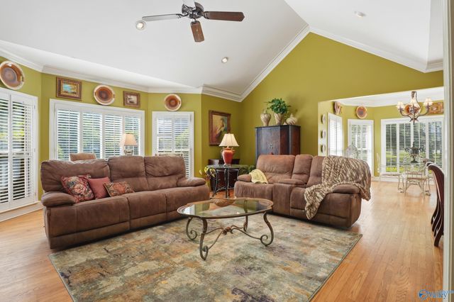 1544 Blackhall Lane SE, Decatur, AL 35601