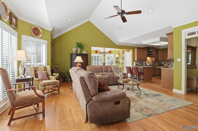 1544 Blackhall Lane SE, Decatur, AL 35601
