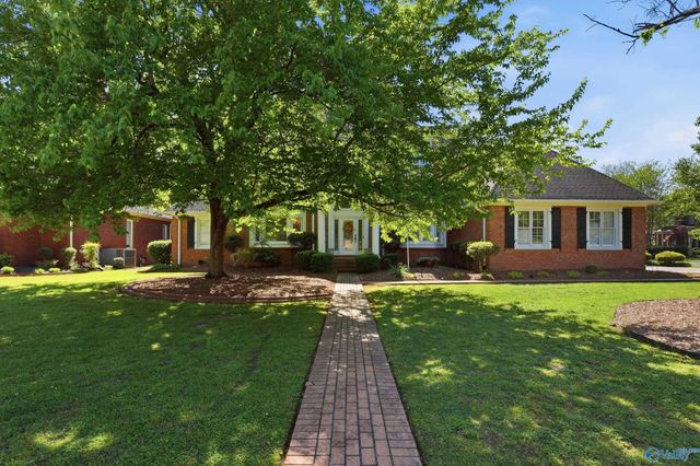 1544 Blackhall Lane SE, Decatur, AL 35601