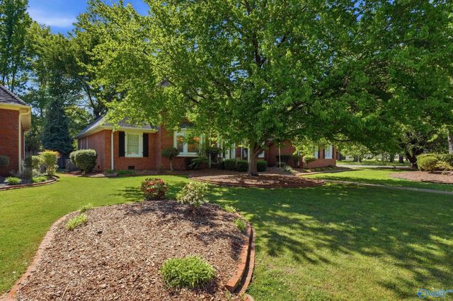 1544 Blackhall Lane SE, Decatur, AL 35601