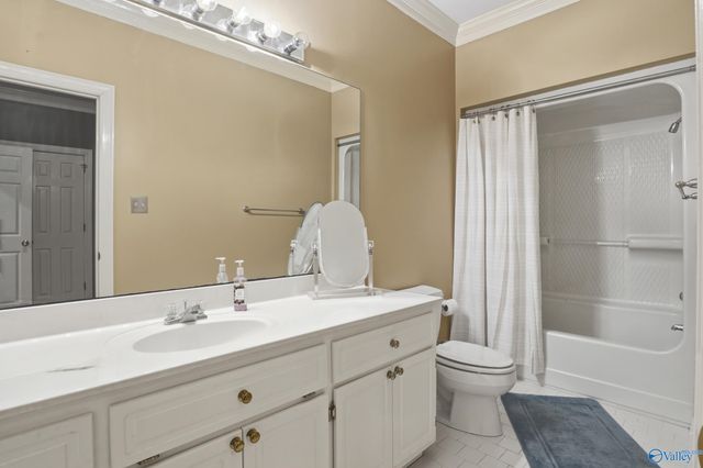 1544 Blackhall Lane SE, Decatur, AL 35601