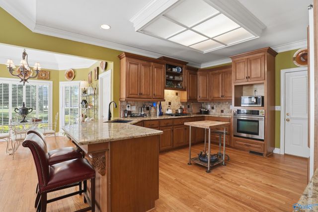 1544 Blackhall Lane SE, Decatur, AL 35601