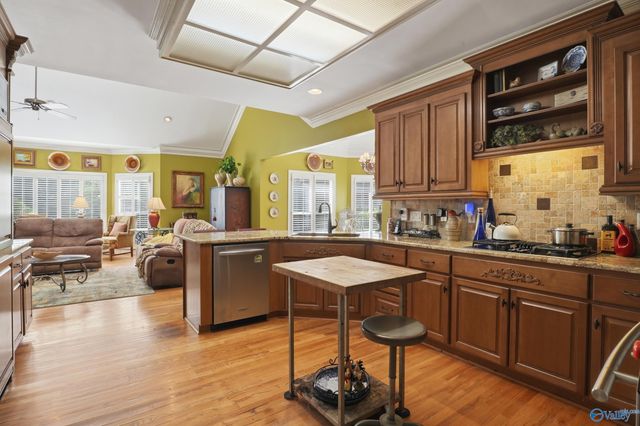 1544 Blackhall Lane SE, Decatur, AL 35601