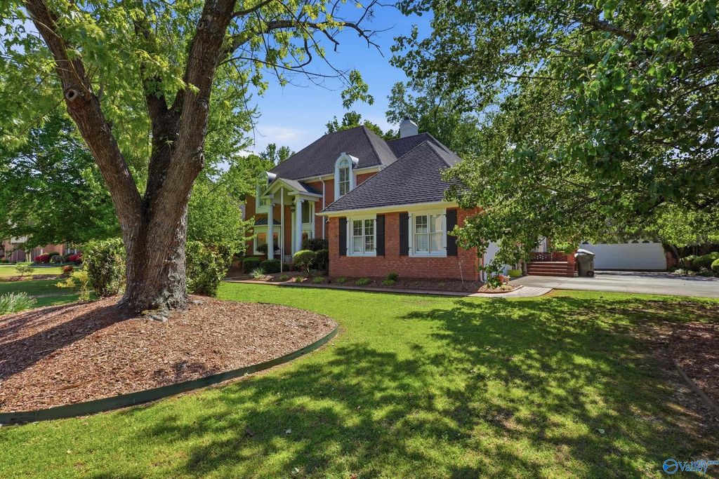 1544 Blackhall Lane SE, Decatur, AL 35601