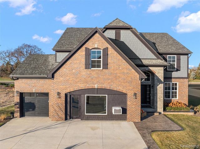 4042 Spring Meadows Drive, Sterling Heights, MI 48314