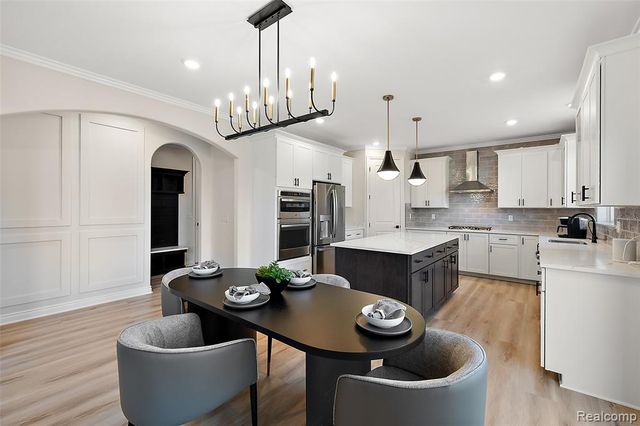 4042 Spring Meadows Drive, Sterling Heights, MI 48314