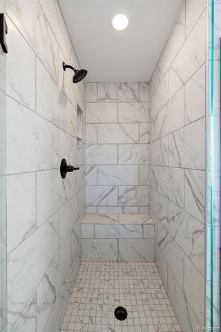 4042 Spring Meadows Drive, Sterling Heights, MI 48314