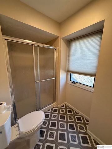 110 Fleetwood Drive, Papillion, NE 68133