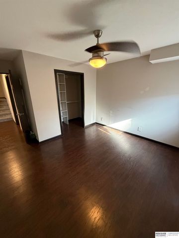 110 Fleetwood Drive, Papillion, NE 68133