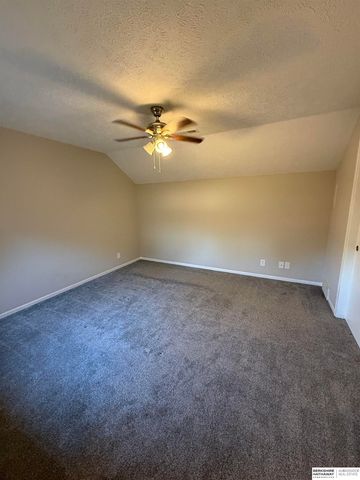 110 Fleetwood Drive, Papillion, NE 68133