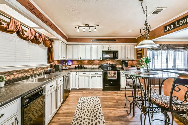 2422 Pilgrims Bend Drive, Friendswood, TX 77546