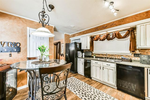 2422 Pilgrims Bend Drive, Friendswood, TX 77546