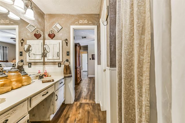 2422 Pilgrims Bend Drive, Friendswood, TX 77546
