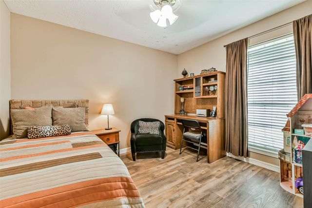 2422 Pilgrims Bend Drive, Friendswood, TX 77546