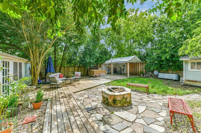 2422 Pilgrims Bend Drive, Friendswood, TX 77546