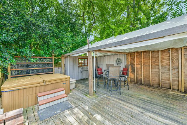 2422 Pilgrims Bend Drive, Friendswood, TX 77546