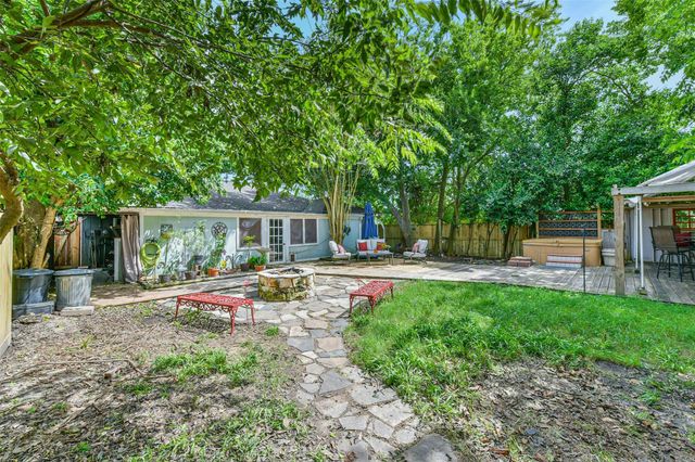 2422 Pilgrims Bend Drive, Friendswood, TX 77546