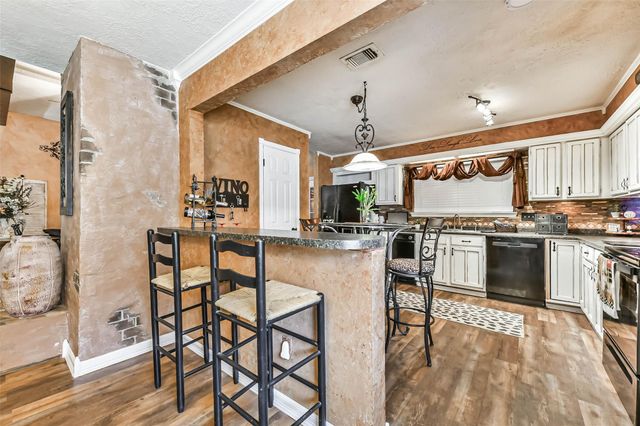 2422 Pilgrims Bend Drive, Friendswood, TX 77546
