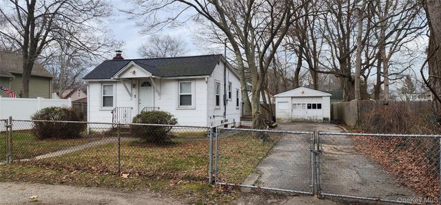 51 Hackensack Road, Mastic Beach, NY 11951