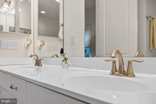 1 STINGRAY HARBOR DR, Ocean View, DE 19970