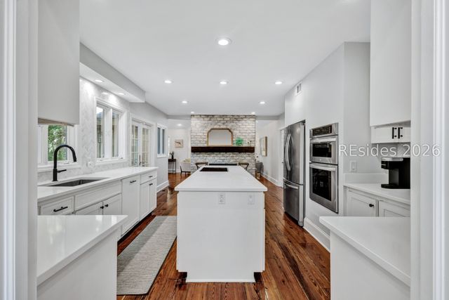 32 Plantation Dr, Hilton Head Island, SC 29928