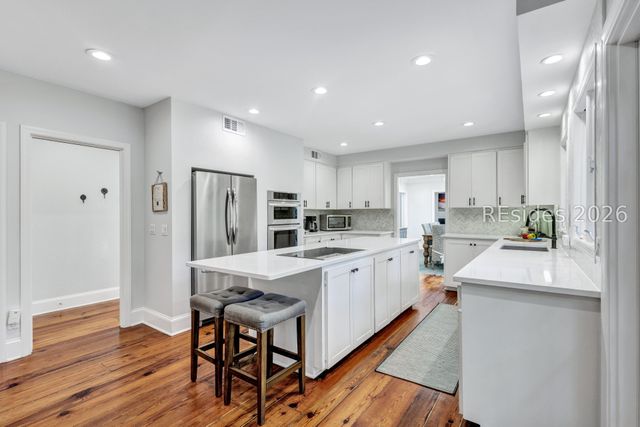 32 Plantation Dr, Hilton Head Island, SC 29928