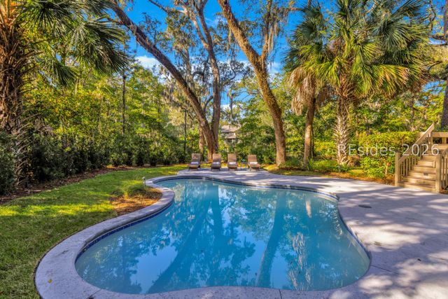 32 Plantation Dr, Hilton Head Island, SC 29928