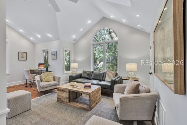 32 Plantation Dr, Hilton Head Island, SC 29928