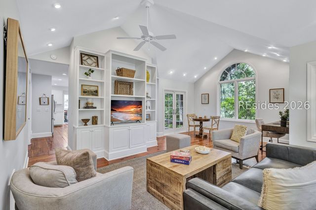 32 Plantation Dr, Hilton Head Island, SC 29928