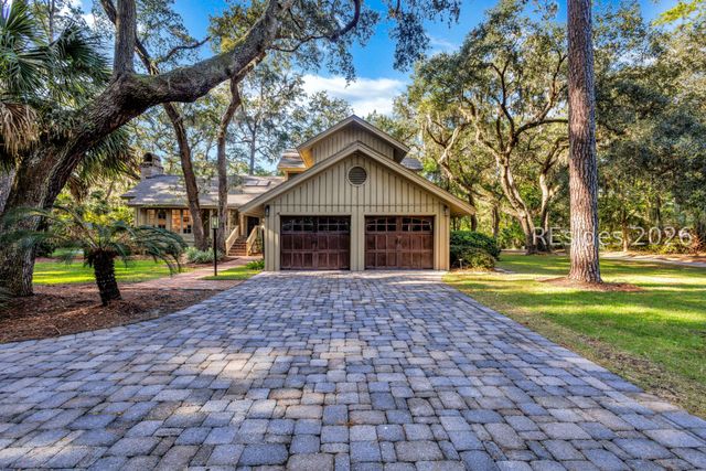 32 Plantation Dr, Hilton Head Island, SC 29928