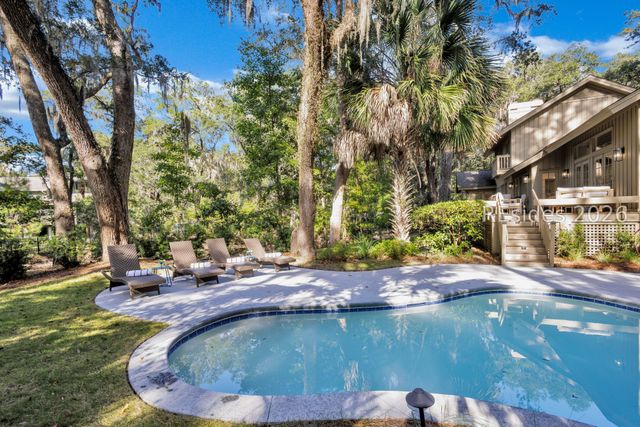 32 Plantation Dr, Hilton Head Island, SC 29928