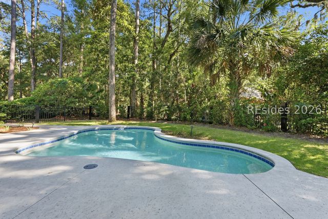32 Plantation Dr, Hilton Head Island, SC 29928
