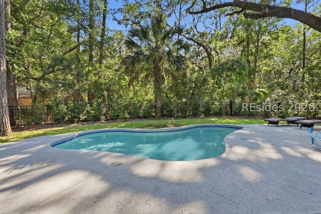 32 Plantation Dr, Hilton Head Island, SC 29928