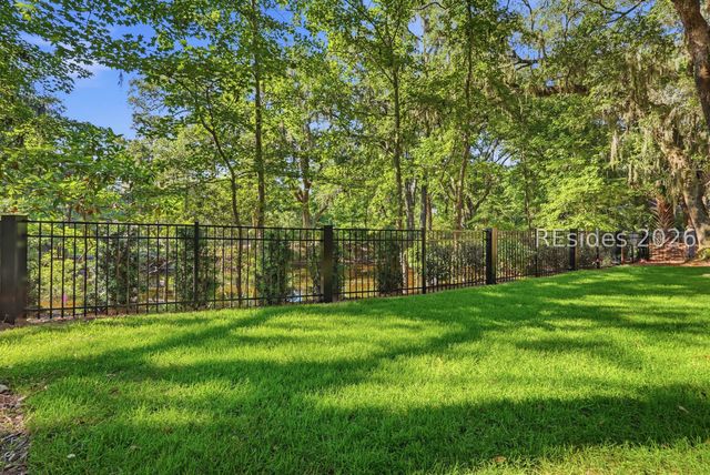32 Plantation Dr, Hilton Head Island, SC 29928