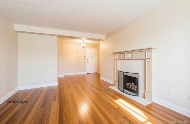 27010 Grand Central Parkway 4J, Floral Park, NY 11005