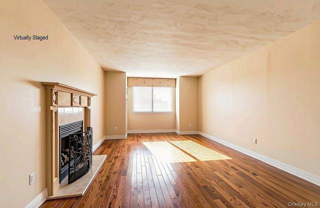 27010 Grand Central Parkway 4J, Floral Park, NY 11005