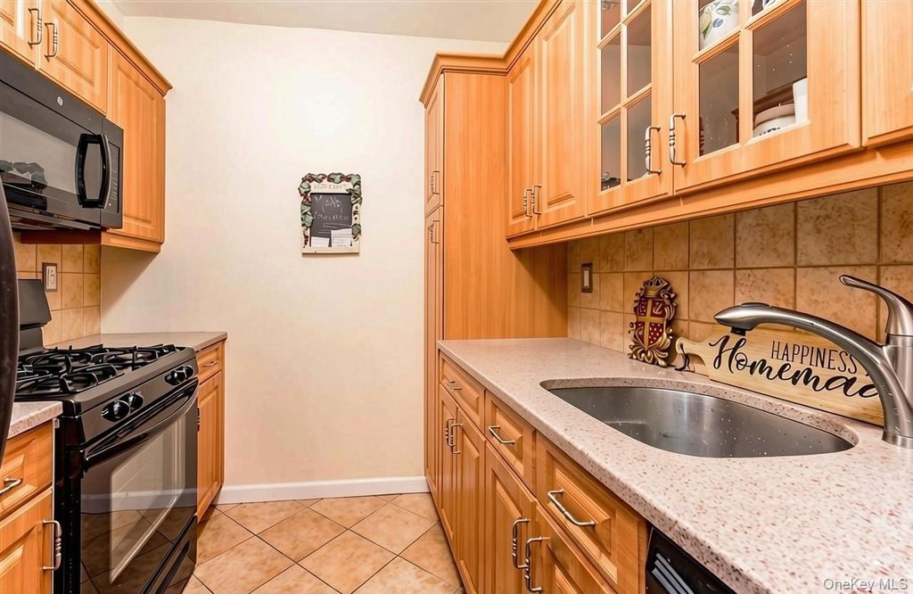 27010 Grand Central Parkway 4J, Floral Park, NY 11005 — photo 4