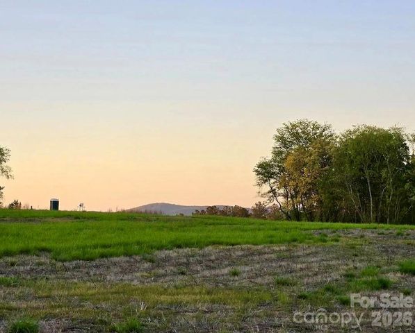 2033 Crestone Way 239, Connelly Springs, NC 28612