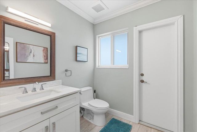 2210 NE 34TH Court, Lighthouse Point, FL 33064